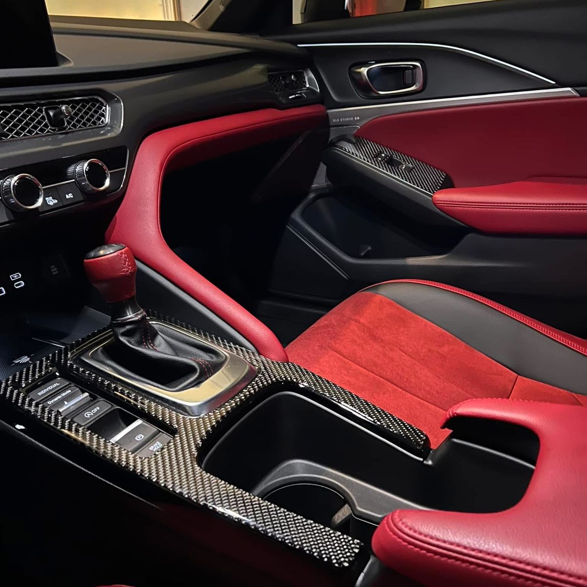 2023+ Acura Integra Carbon Fiber Center Console Shifter Overlay