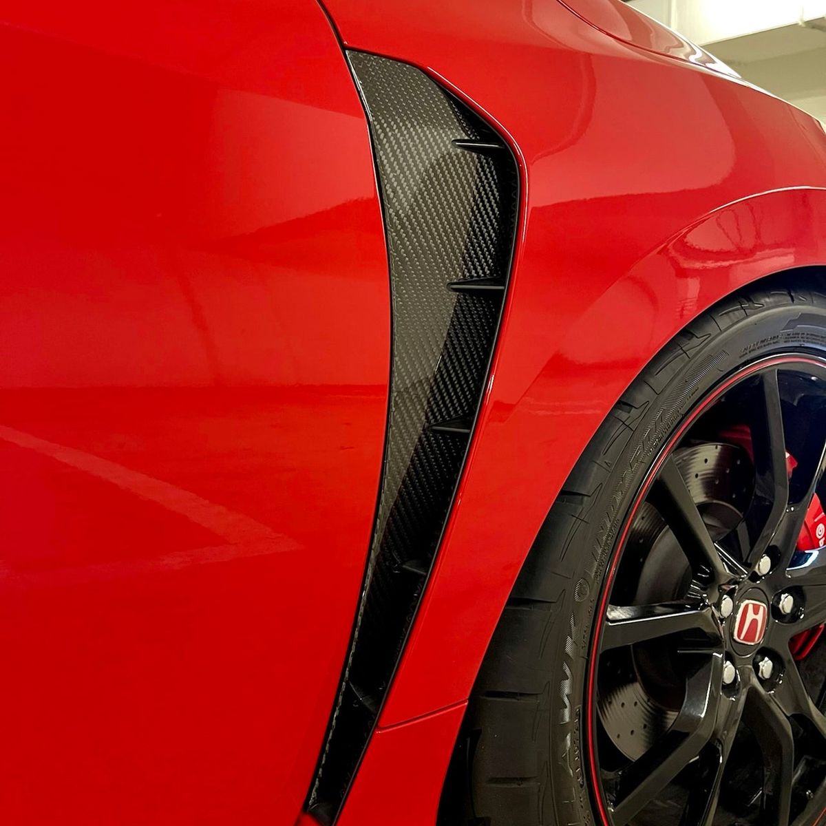 Synth Carbon Carbon Fiber Fender Vent Overlays For FK8 Type R